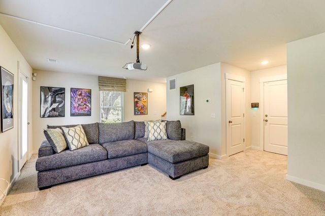 1010 Pettiford Place, Hanahan, SC 29410