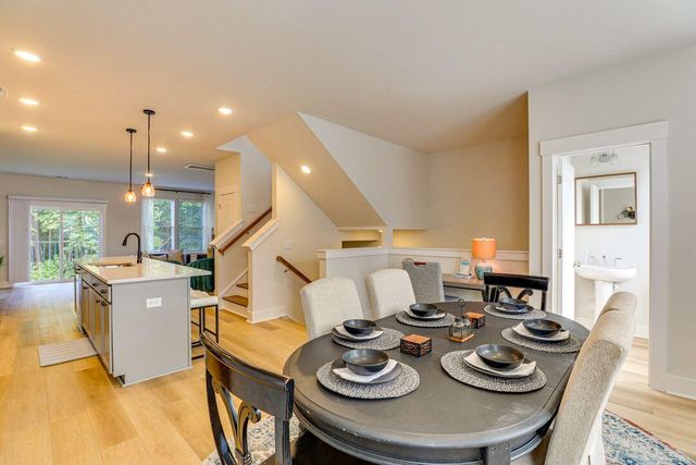 1010 Pettiford Place, Hanahan, SC 29410