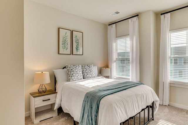 1010 Pettiford Place, Hanahan, SC 29410