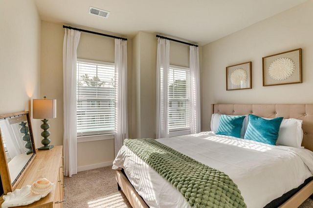 1010 Pettiford Place, Hanahan, SC 29410