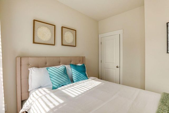 1010 Pettiford Place, Hanahan, SC 29410