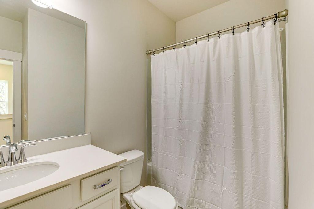 1010 Pettiford Place, Hanahan, SC 29410