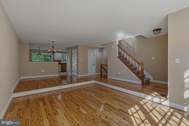 8144 CLIFFVIEW AVE, Springfield, VA 22153