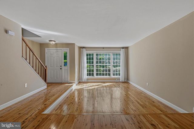 8144 CLIFFVIEW AVE, Springfield, VA 22153