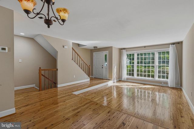 8144 CLIFFVIEW AVE, Springfield, VA 22153
