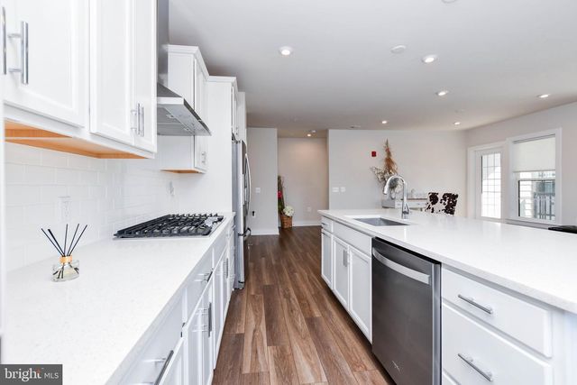 100 SAINT IVES, PL #UNIT #301, National Harbor, MD 20745