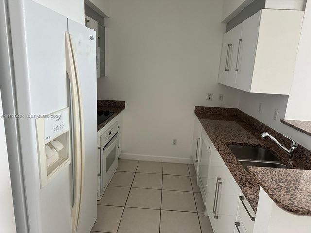 325 S BISCAYNE BL 4324, Miami, FL 33131