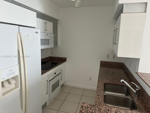 325 S BISCAYNE BL 4324, Miami, FL 33131