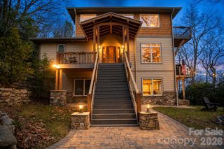 425 Flat Top Mountain Road, Fairview, NC 28730