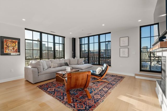 76 Wareham St PHD, Boston, MA 02118