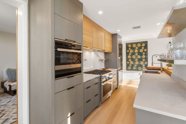 76 Wareham St PHD, Boston, MA 02118