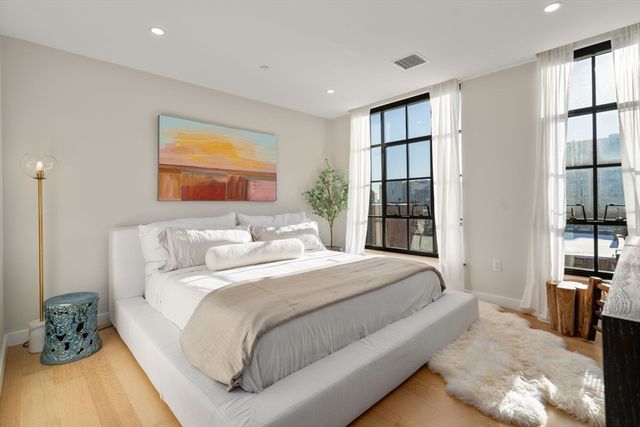 76 Wareham St PHD, Boston, MA 02118