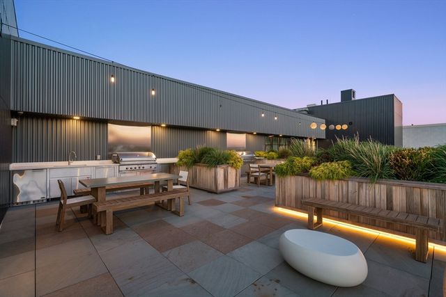 76 Wareham St PHD, Boston, MA 02118