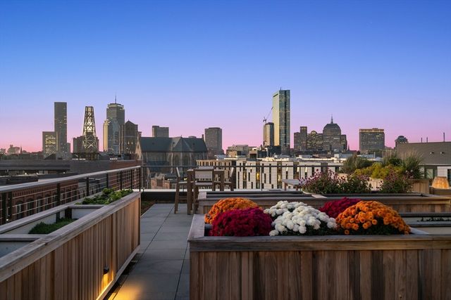 76 Wareham St PHD, Boston, MA 02118