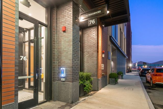76 Wareham St PHD, Boston, MA 02118