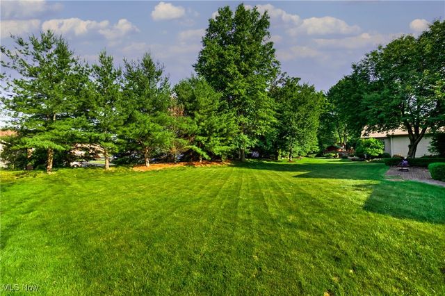 300 Country Club S, Warren, OH 44484