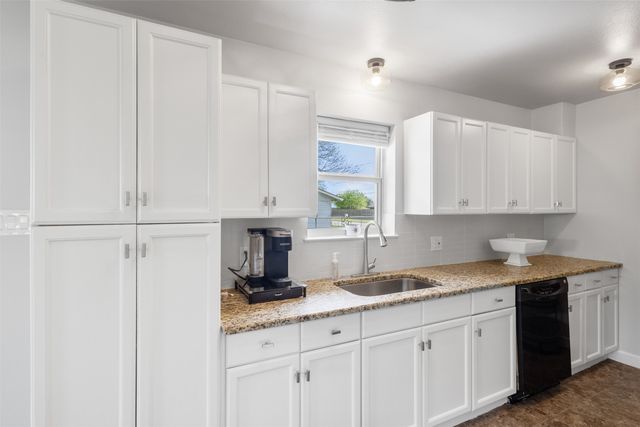 610 S 10th Street, Sanger, TX 76266