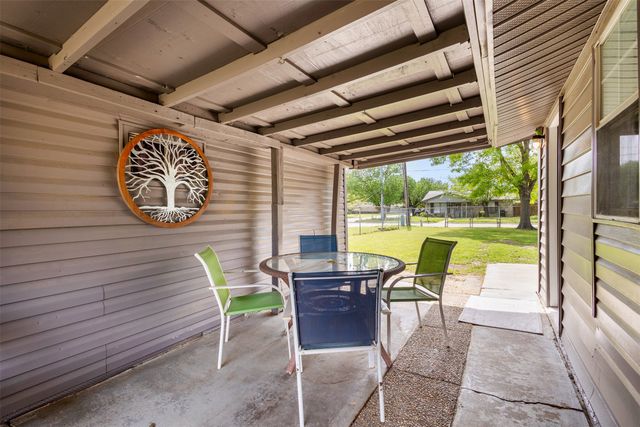 610 S 10th Street, Sanger, TX 76266