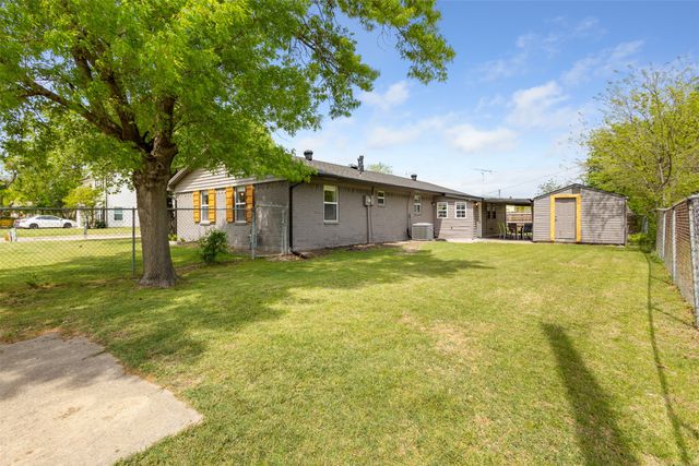 610 S 10th Street, Sanger, TX 76266