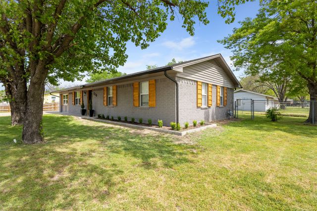 610 S 10th Street, Sanger, TX 76266