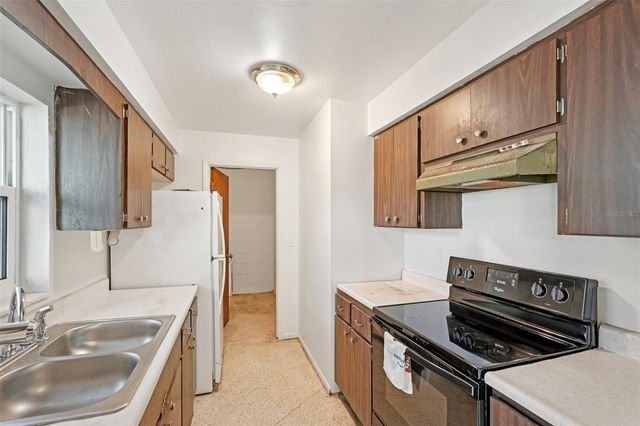 4923 BROOKMEADE DRIVE, Sarasota, FL 34232