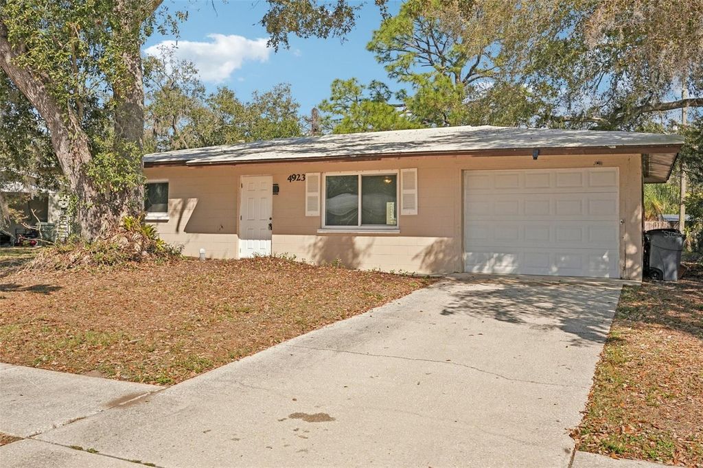 4923 BROOKMEADE DRIVE, Sarasota, FL 34232
