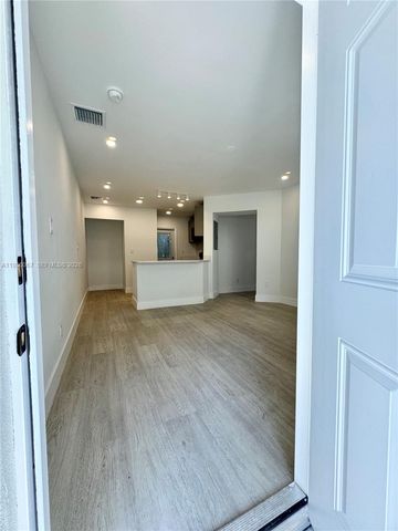 111 NW 7th Ave, Dania Beach, FL 33004