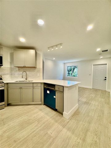 111 NW 7th Ave, Dania Beach, FL 33004