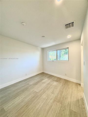 111 NW 7th Ave, Dania Beach, FL 33004