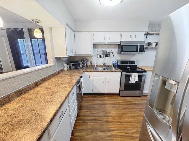 5915 36th Avenue Court 14, Moline, IL 51265