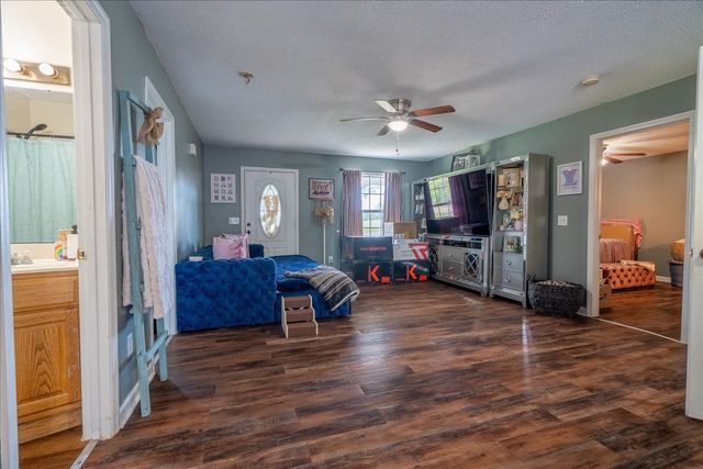 706 Tingle Trapp Road, Lawrenceburg, TN 38464