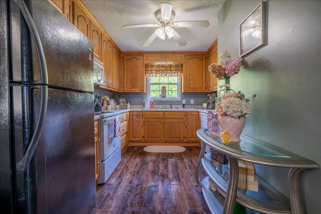 706 Tingle Trapp Road, Lawrenceburg, TN 38464