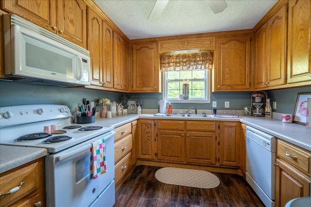 706 Tingle Trapp Road, Lawrenceburg, TN 38464