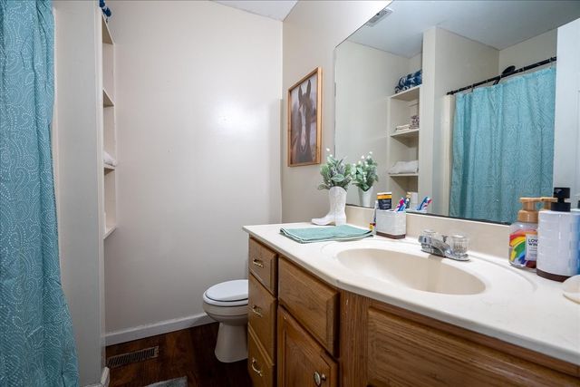 706 Tingle Trapp Road, Lawrenceburg, TN 38464
