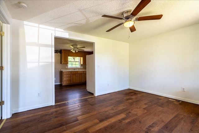 706 Tingle Trapp Road, Lawrenceburg, TN 38464