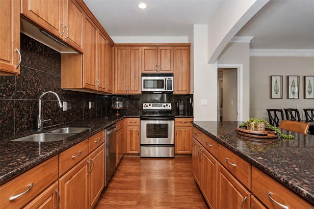 2400 Mccue Road 401, Houston, TX 77056