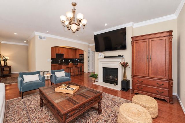 2400 Mccue Road 401, Houston, TX 77056