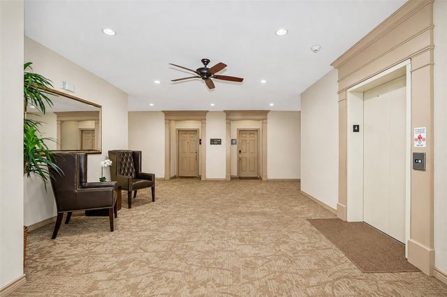 2400 Mccue Road 401, Houston, TX 77056