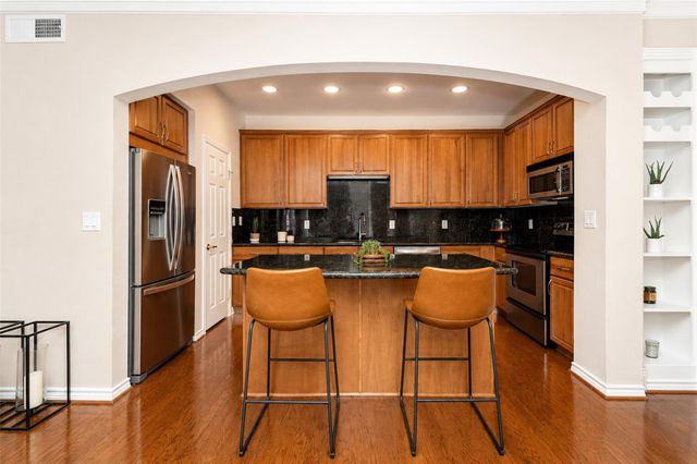 2400 Mccue Road 401, Houston, TX 77056