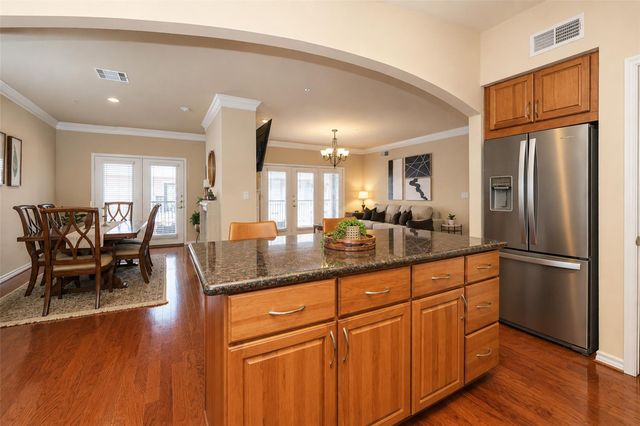 2400 Mccue Road 401, Houston, TX 77056