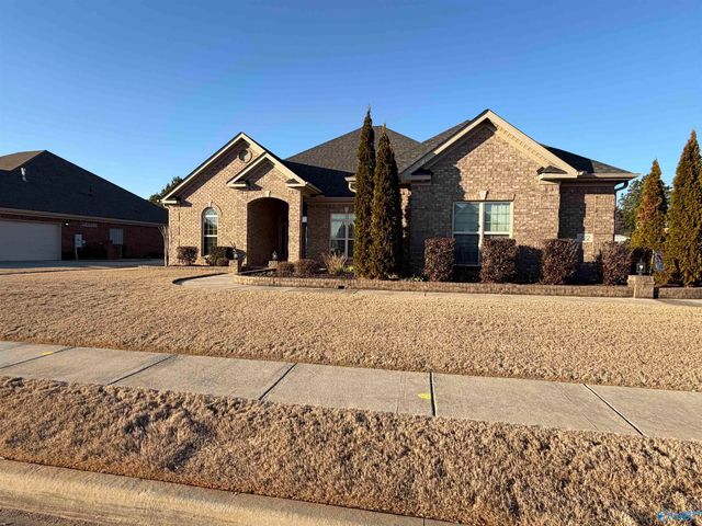 222 Legendwood Drive, Madison, AL 35757