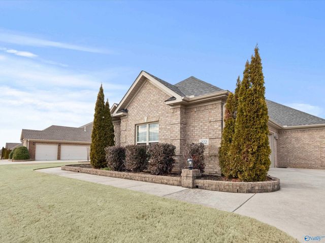 222 Legendwood Drive, Madison, AL 35757