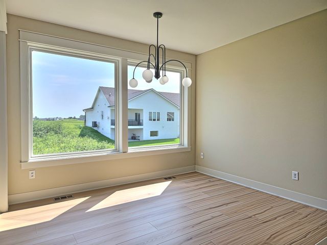 17316 Northview Drive, Urbandale, IA 50263