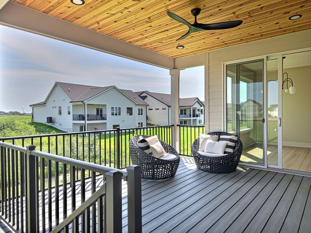 17316 Northview Drive, Urbandale, IA 50263