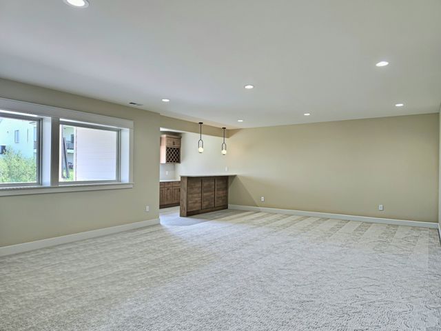 17316 Northview Drive, Urbandale, IA 50263