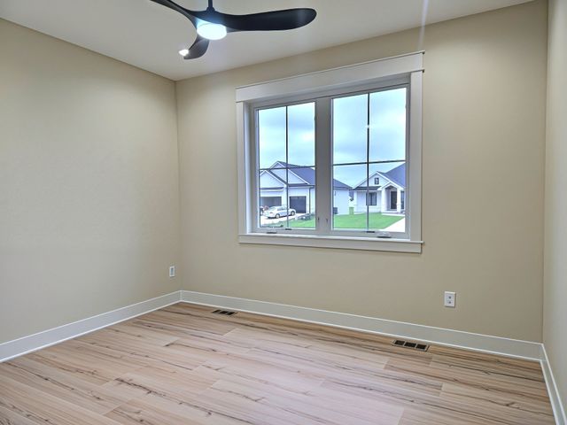 17316 Northview Drive, Urbandale, IA 50263
