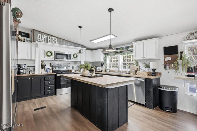 28834 Fir Road, Carl Junction, MO 64834