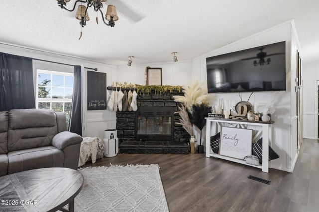 28834 Fir Road, Carl Junction, MO 64834