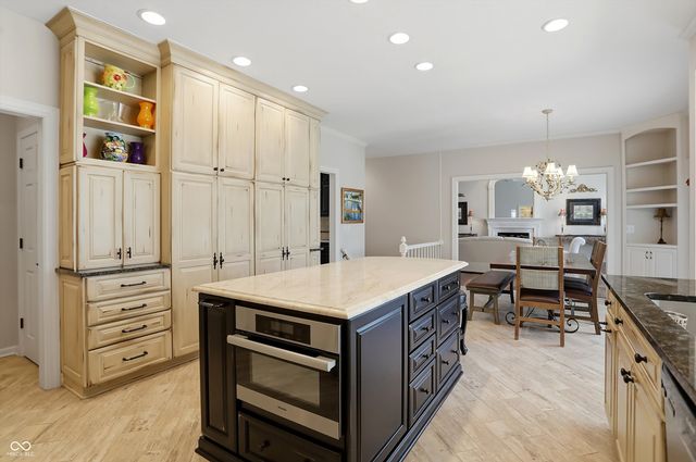 9224 Bluestone Circle, Indianapolis, IN 46236