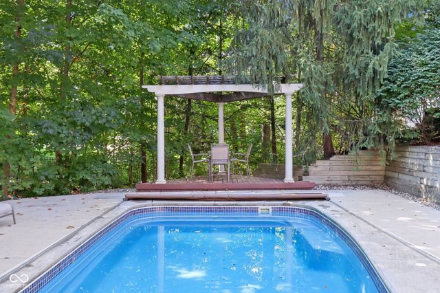 9224 Bluestone Circle, Indianapolis, IN 46236